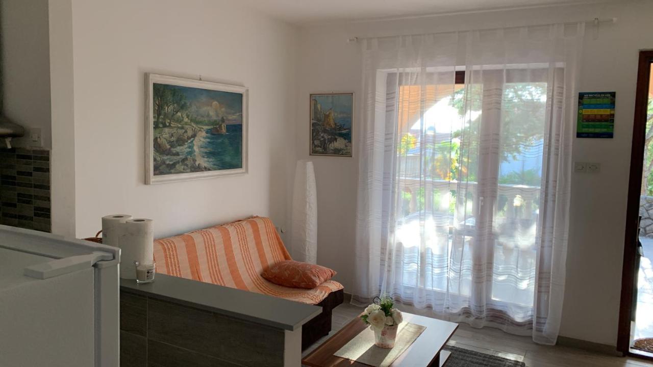 Apartments Toni-Malinska Luaran gambar