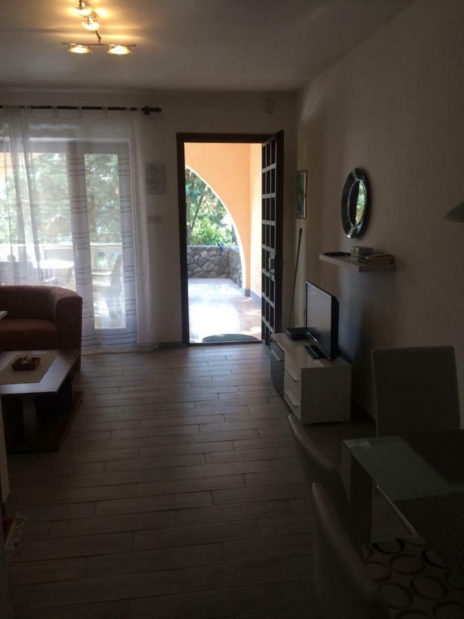 Apartments Toni-Malinska Luaran gambar